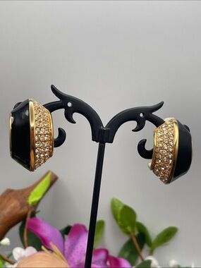 Swarovski black and gold tone clip earrings vintage